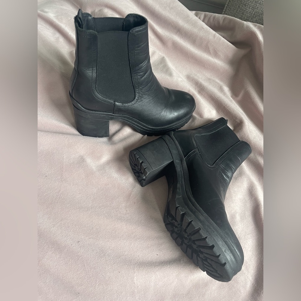 Sister x Soer black leather boots
